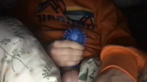 hockeyboi4354 online show from 5, 10, 2025