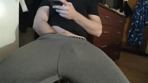 Snapshot of hockeyplayer206850 chatting on 6, 12, 2024 Hockey Player online show from 6, 12, 2024