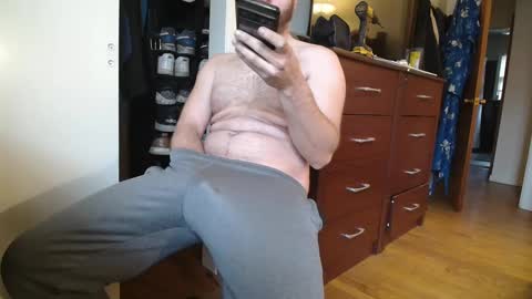 Snapshot of hockeyplayer206850 chatting on 10, 12, 2024 Hockey Player online show from 10, 12, 2024