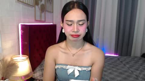 Snapshot of hoelymolly chatting on 28, 4, 2026 hoelymolly online show from 28, 4, 2026