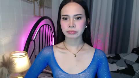 Snapshot of hoelymolly chatting on 27, 5, 2026 hoelymolly online show from 27, 5, 2026