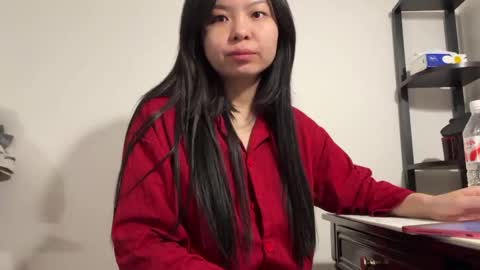 Snapshot of hola_sunflower chatting on 18, 10, 2025 amy online show from 18, 10, 2025