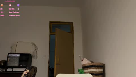 Snapshot of hola_sunflower chatting on 20, 10, 2025 amy online show from 20, 10, 2025