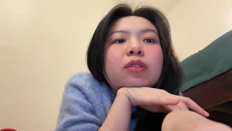 Snapshot of hola_sunflower chatting on 26, 10, 2025 amy online show from 26, 10, 2025