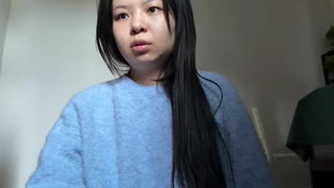 Snapshot of hola_sunflower chatting on 27, 10, 2025 amy online show from 27, 10, 2025