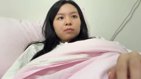 Snapshot of hola_sunflower chatting on 9, 11, 2025 amy online show from 9, 11, 2025