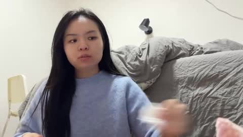 Snapshot of hola_sunflower chatting on 30, 11, 2025 amy online show from 30, 11, 2025