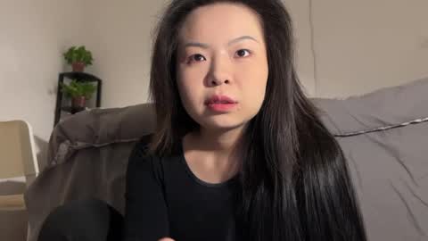 Snapshot of hola_sunflower chatting on 17, 12, 2025 amy online show from 17, 12, 2025