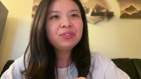 Snapshot of hola_sunflower chatting on 6, 6, 2026 amy online show from 6, 6, 2026