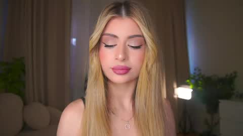 Moni Monica online show from 19, 4, 2026