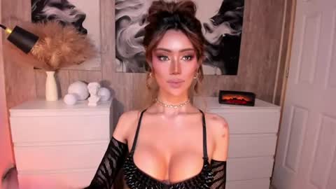 Ms. Laura online show from 20, 6, 2026