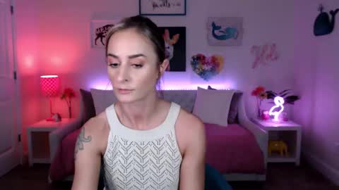 Snapshot of holihurricane chatting on 11, 2, 2025 Holi Hurricane online show from 11, 2, 2025