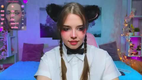 Snapshot of hollisbelch chatting on 5, 3, 2025 Lux online show from 5, 3, 2025