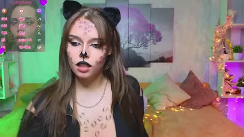 Snapshot of hollisbelch chatting on 6, 3, 2025 Lux online show from 6, 3, 2025