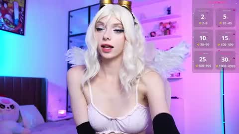 Snapshot of holliwould_ chatting on 2, 7, 2026 Holli online show from 2, 7, 2026