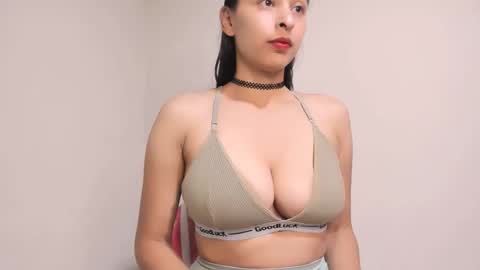 holly... online show from 15, 5, 2026