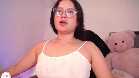 Snapshot of holly_16 chatting on 5, 10, 2025 holly_16 online show from 5, 10, 2025