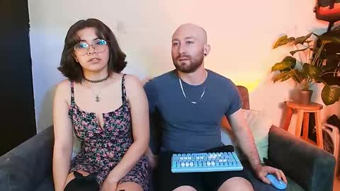 Holly and Honey online show from 6, 11, 2025