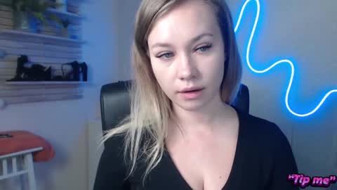 Snapshot of holly_bb95 chatting on 19, 12, 2024 Holly online show from 19, 12, 2024