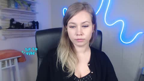 Snapshot of holly_bb95 chatting on 30, 12, 2024 Holly online show from 30, 12, 2024