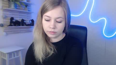 Snapshot of holly_bb95 chatting on 16, 1, 2025 Holly online show from 16, 1, 2025