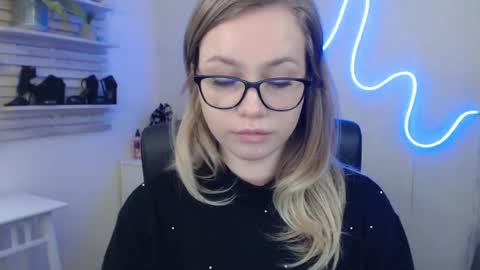 Snapshot of holly_bb95 chatting on 22, 1, 2025 Holly online show from 22, 1, 2025