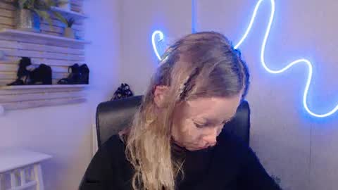 Snapshot of holly_bb95 chatting on 10, 2, 2025 Holly online show from 10, 2, 2025
