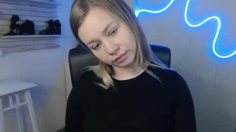 Snapshot of holly_bb95 chatting on 10, 2, 2025 Holly online show from 10, 2, 2025