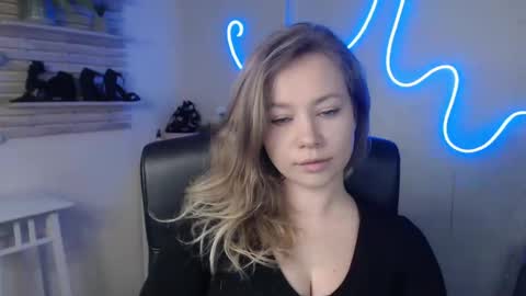 Snapshot of holly_bb95 chatting on 19, 2, 2025 Holly online show from 19, 2, 2025