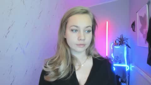 Snapshot of holly_bb95 chatting on 21, 10, 2025 Holly online show from 21, 10, 2025