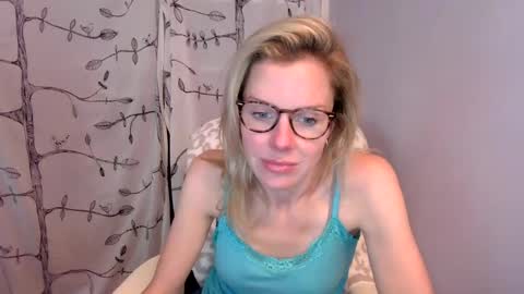 holly_bourbon online show from 12, 6, 2026