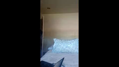 Snapshot of holly_dolly_xxx chatting on 2, 4, 2026 holly_dolly_xxx online show from 2, 4, 2026