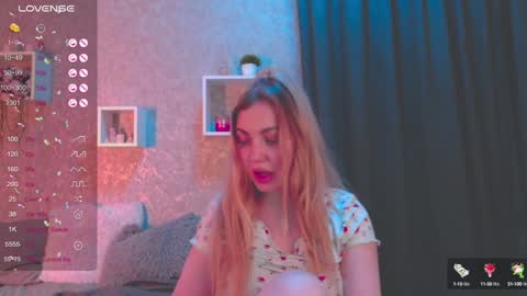 holly_molly8 online show from 22, 1, 2025
