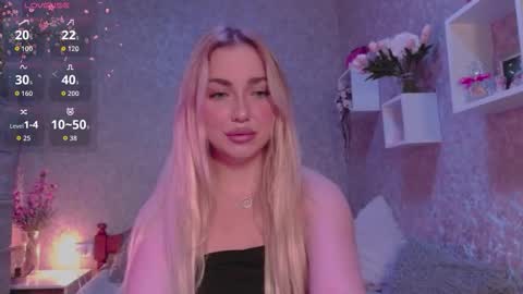 holly_molly8 online show from 9, 10, 2025