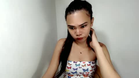 Snapshot of hollyhalo chatting on 1, 11, 2025 hollyhalo online show from 1, 11, 2025