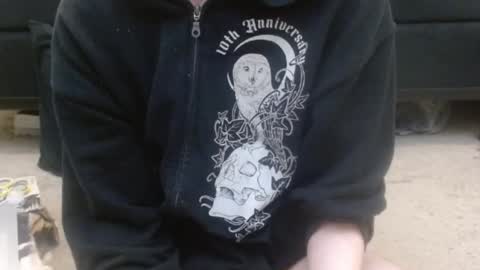 Holly Hawkes online show from 7, 3, 2025