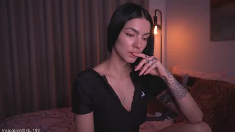 Snapshot of hollylinder_ chatting on 25, 6, 2026 Holly Linder online show from 25, 6, 2026