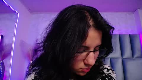 hollypeach_ online show from 19, 12, 2025