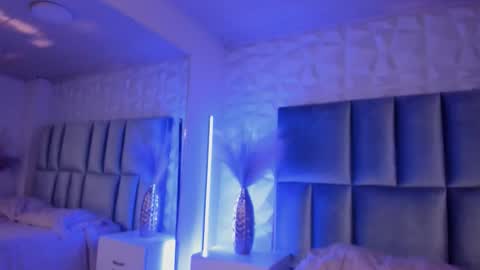 hollypeach_ online show from 12, 3, 2026