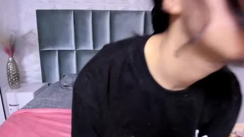 hollypeach_ online show from 30, 6, 2026