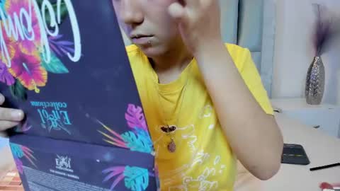 hollypeach_ online show from 13, 7, 2026