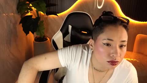 Holly  online show from 16, 11, 2025