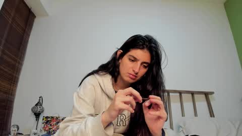 hollyshit_ online show from 18, 12, 2024