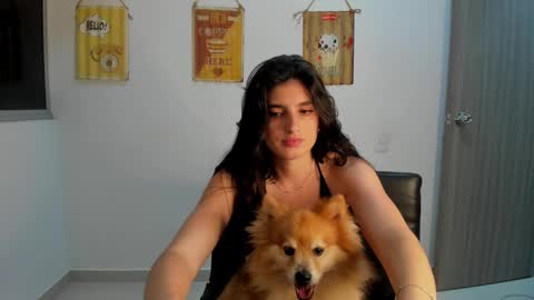 hollyshit_ online show from 3, 1, 2025