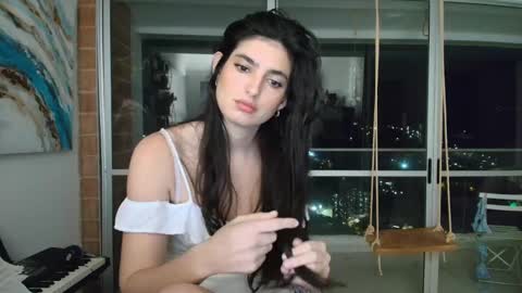 hollyshit_ online show from 30, 9, 2025