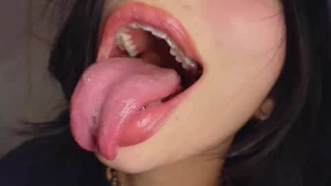 Snapshot of hollyxx_ chatting on 15, 11, 2025 holly online show from 15, 11, 2025