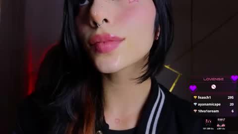 Snapshot of hollyxx_ chatting on 3, 12, 2025 holly online show from 3, 12, 2025