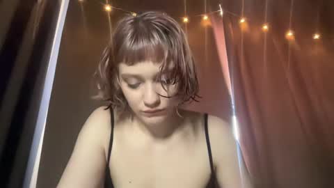 Snapshot of hollyyypoly chatting on 23, 5, 2026 hollyyypoly online show from 23, 5, 2026