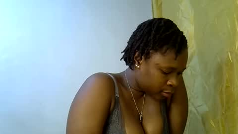 Snapshot of holy_ebony chatting on 5, 6, 2026 holy_ebony online show from 5, 6, 2026