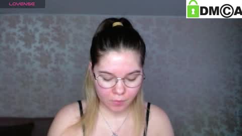 Welcome guys  Pleasure to see you all here  My name is MichaelaTip menu is active Private is open  online show from 21, 1, 2025